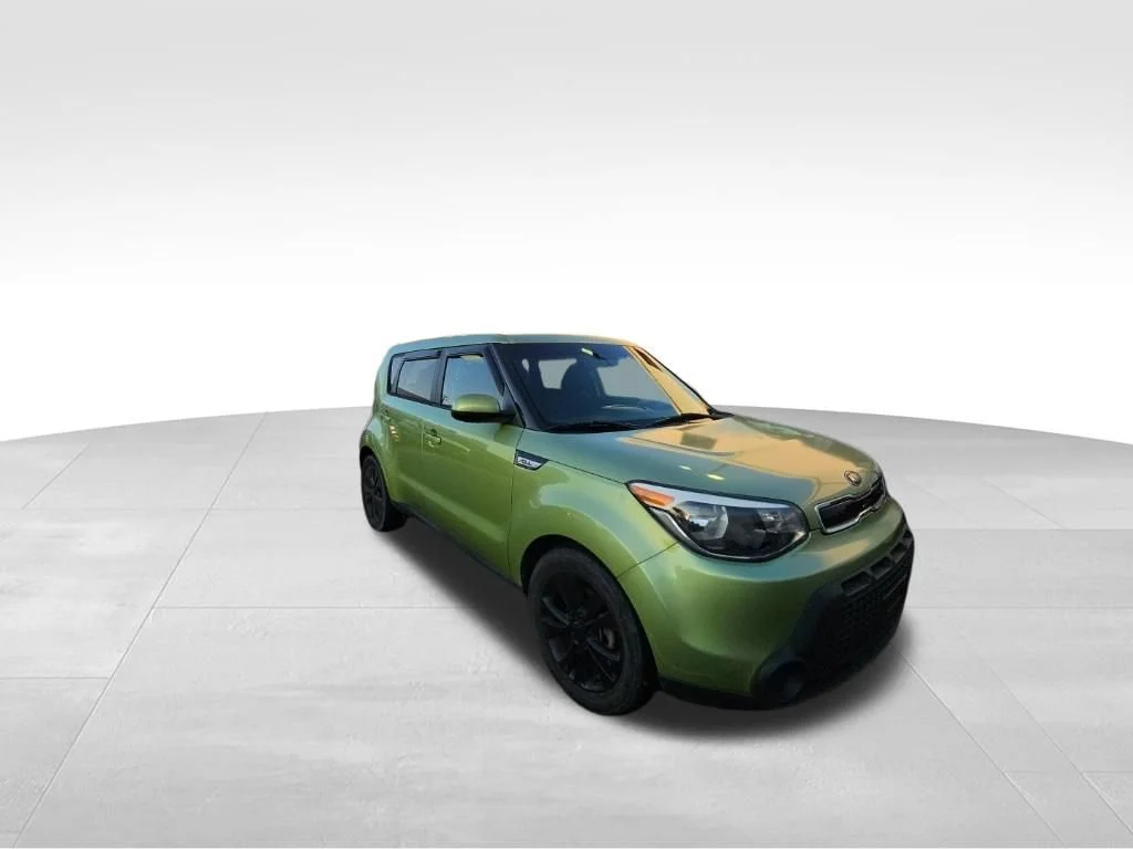 Used 2015 Green Kia + image 11