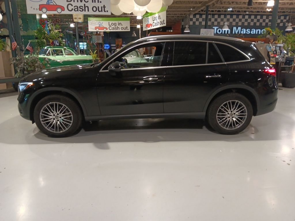 Certified Used 2024 Black Mercedes-Benz GLC 300 image 9