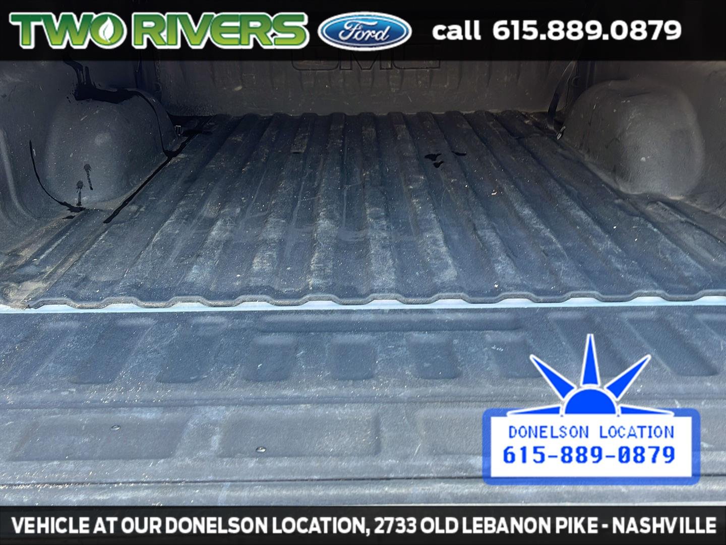 Used 2018 White Frost Tri-Coat GMC SLE image 12