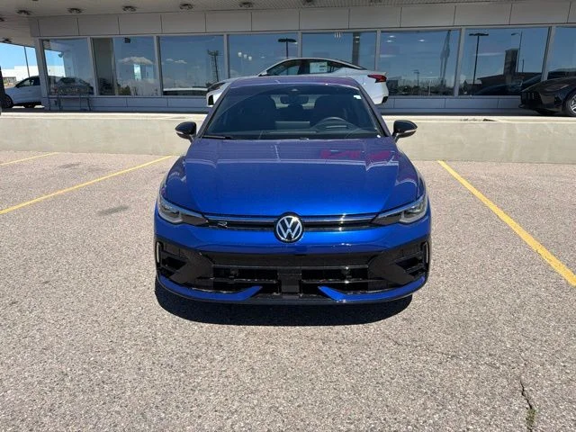 Used 2025  Volkswagen 2.0T image 2