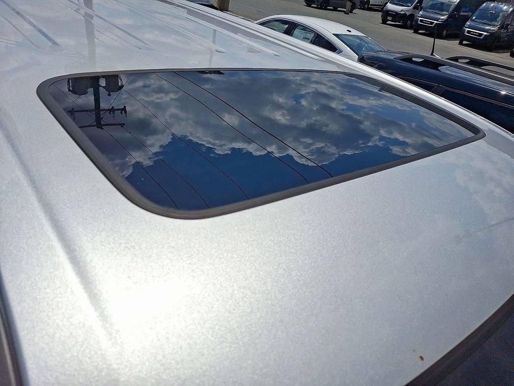 Used 2012 Silver Honda EX-L image 7
