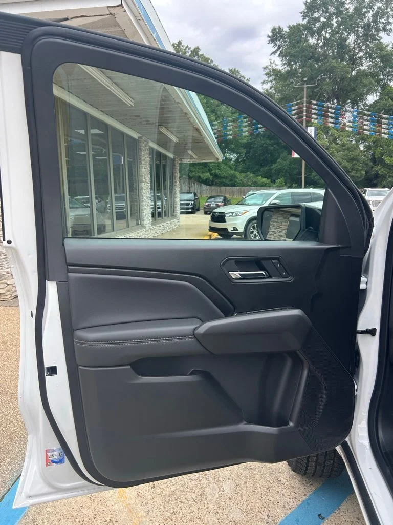 New 2026 White GMC Elevation image 13