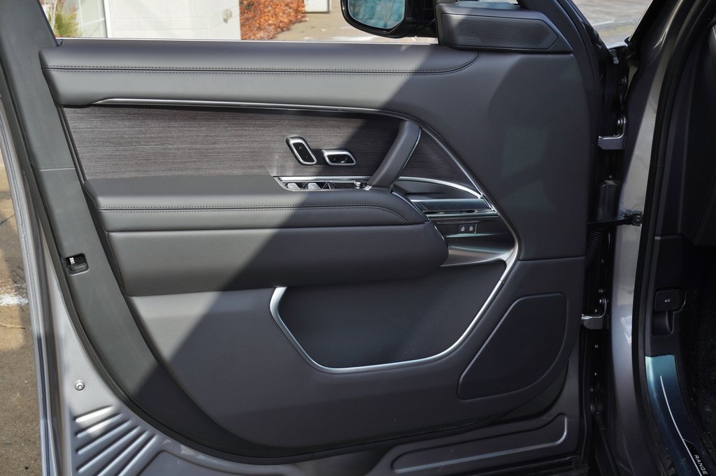 2025 LAND ROVER RANGE ROVER - Image 10