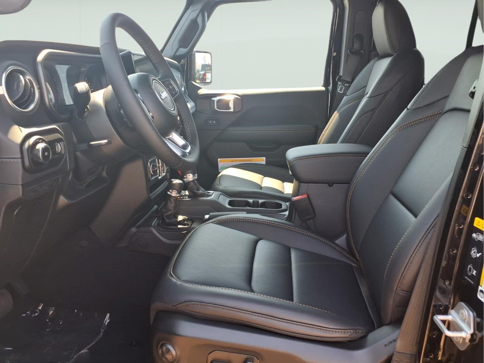 New 2026 Black Clear-Coat Exterior Paint Jeep Sahara image 9