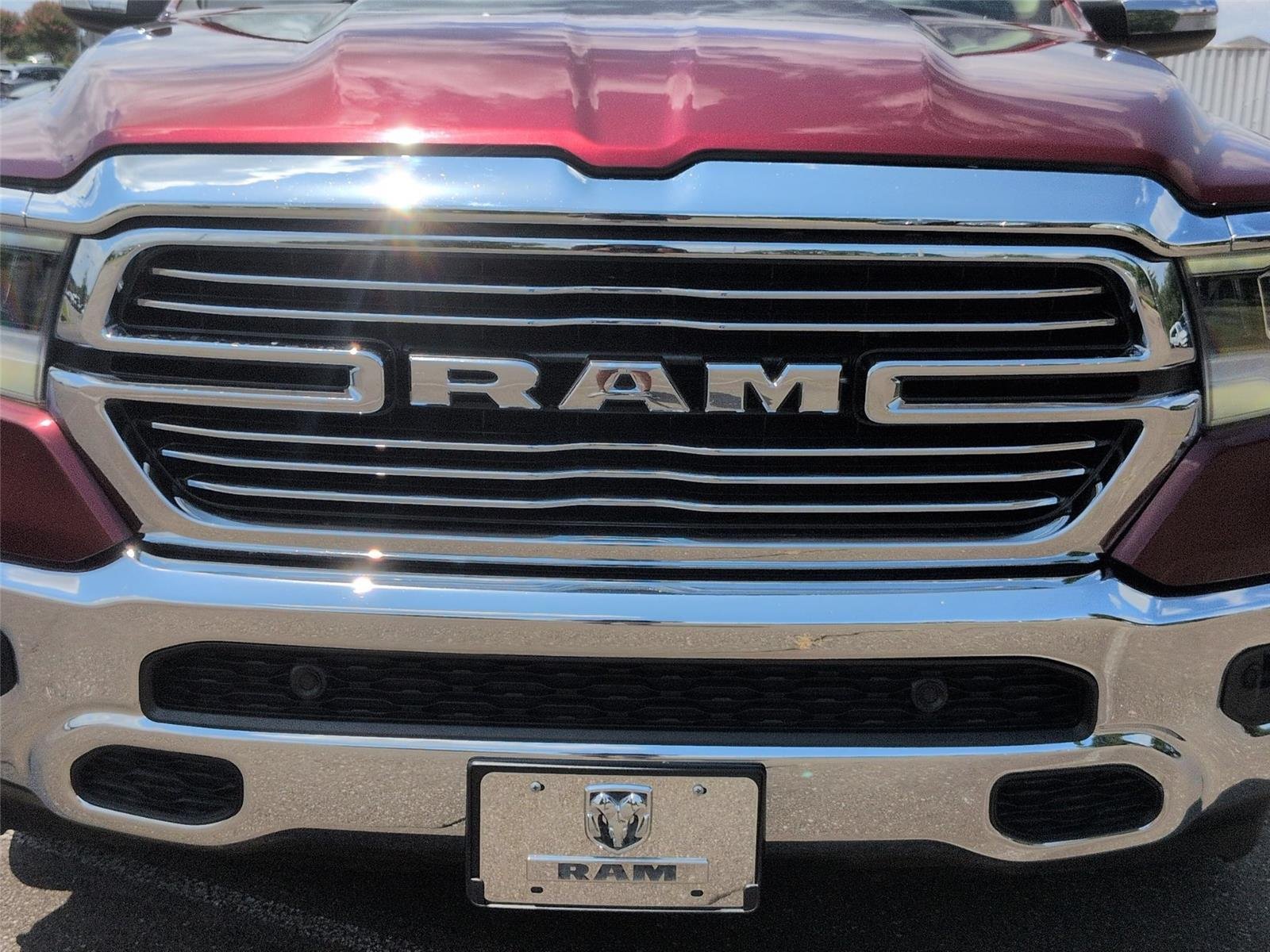 Used 2020 Delmonico Red Pearlcoat Ram Laramie image 14