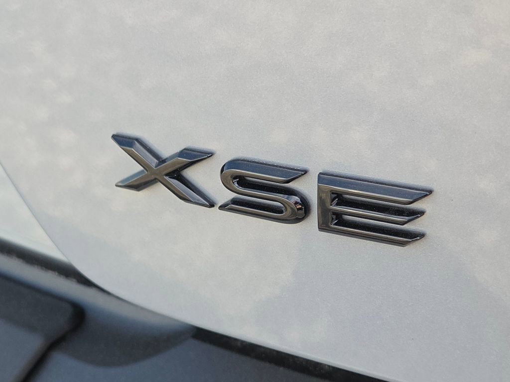 2026 Toyota C-HR XSE - Photo 25