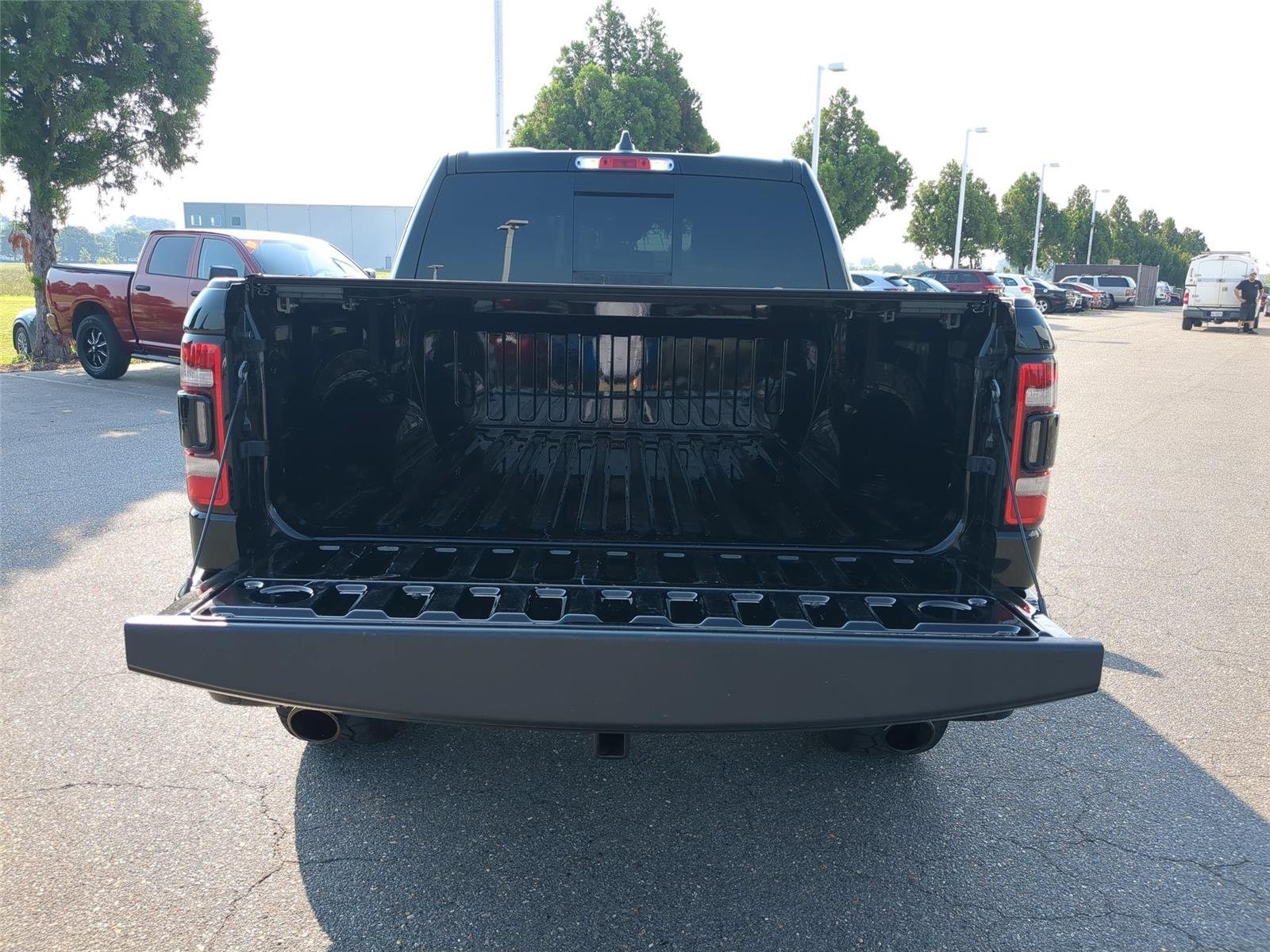 Used 2024  RAM TRUCK LARAM image 30