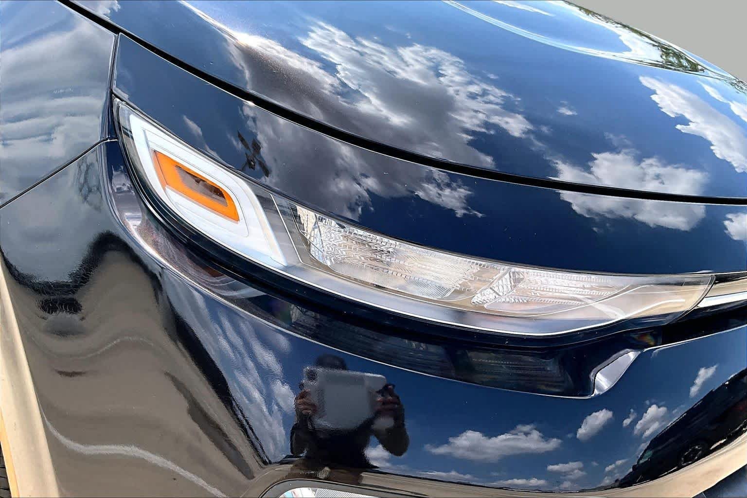 Used 2020 Cherry Black Kia LX image 28