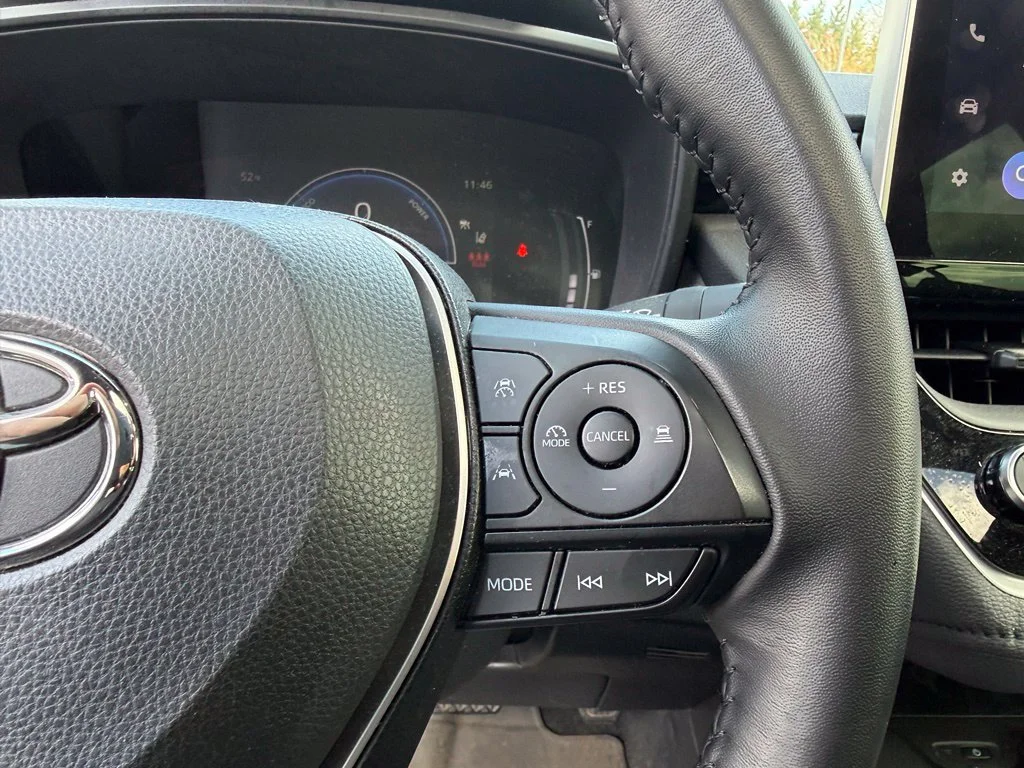 Used 2025 Ruby Flare Pearl Toyota SE image 12