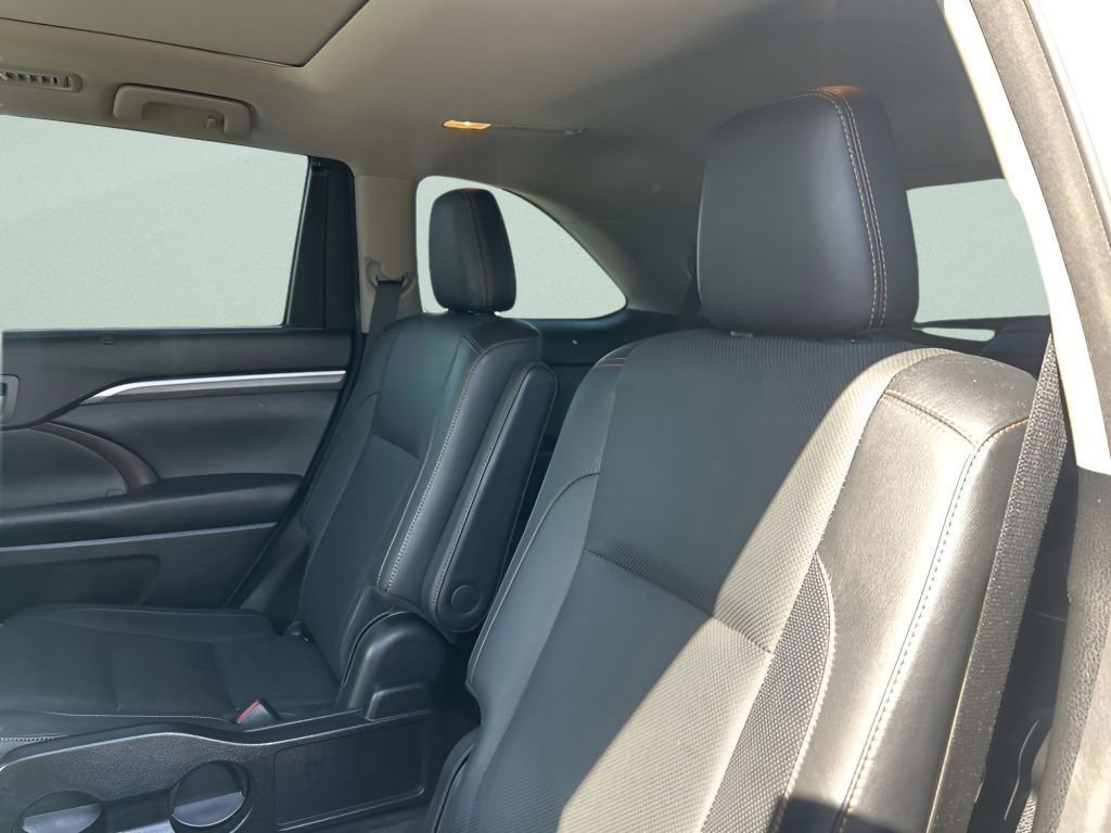 Used 2017 Blizzard Pearl Toyota Limited Platinum image 20