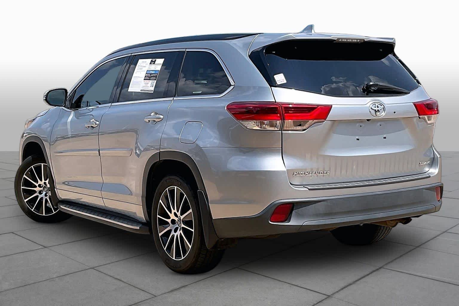 Used 2017 Celestial Silver Metallic Toyota SE image 12