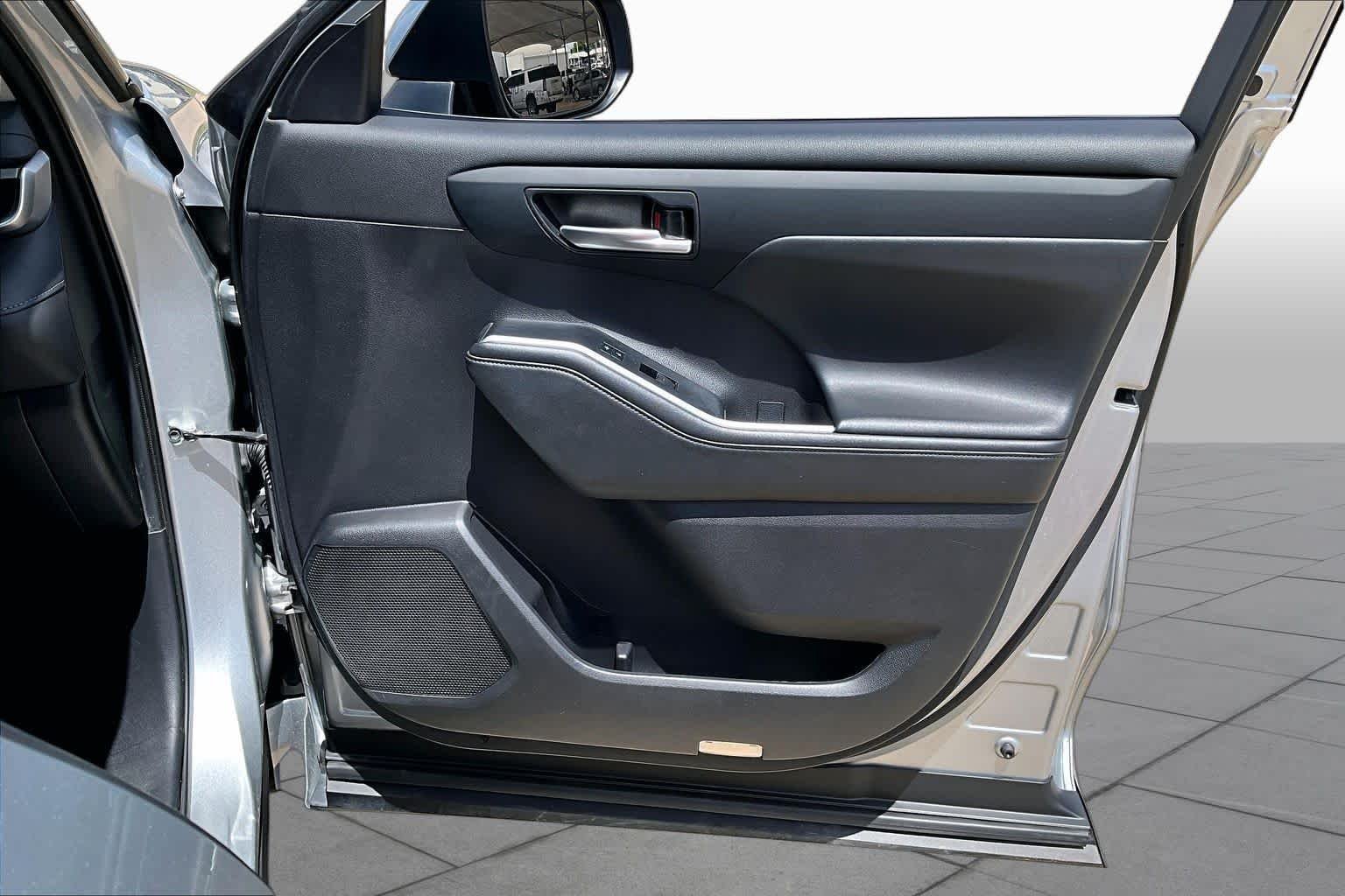 Used 2021 Celestial Silver Metallic Toyota Hybrid XLE image 27