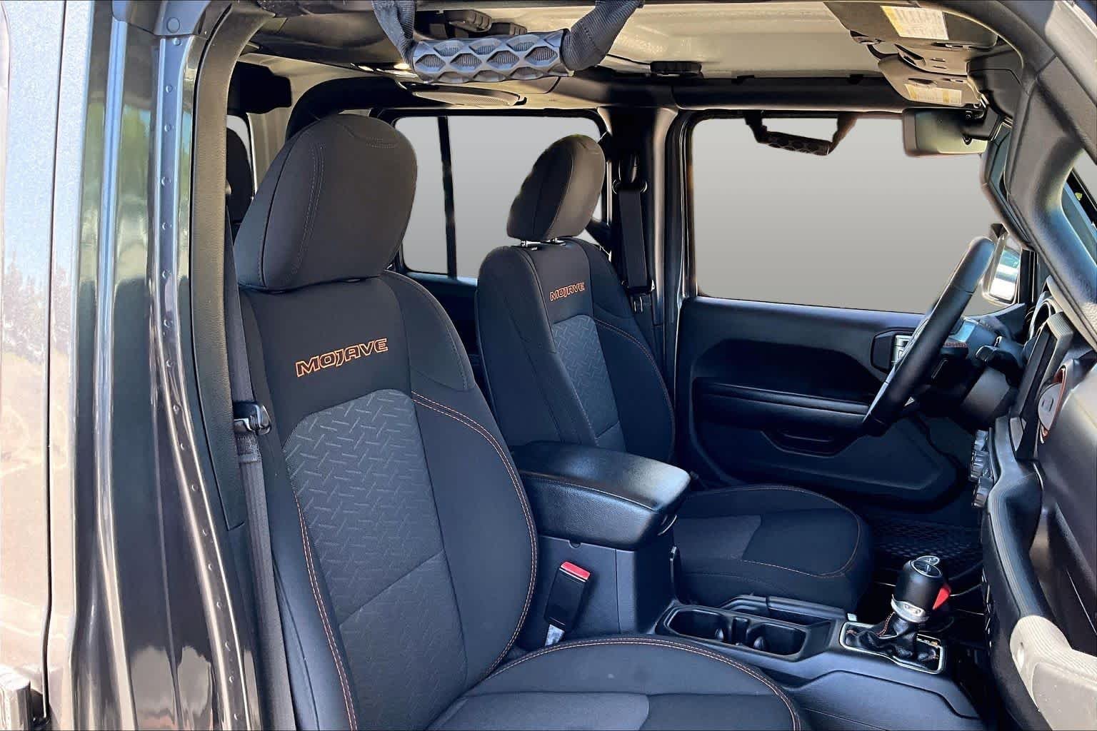 Used 2021 Granite Crystal Metallic Clearcoat Jeep Mojave image 9