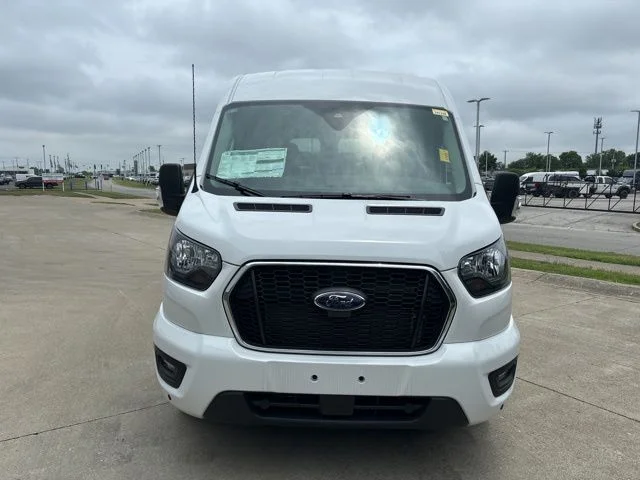 New 2024 White Ford Medium Roof Pass. XLT AWD image 3