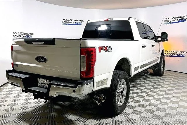 Certified Used 2018 White Platinum Clearcoat Metallic Ford Lariat image 35