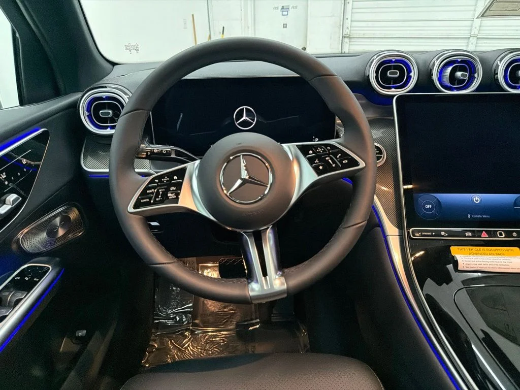 New 2027 White Mercedes-Benz GLC 300 image 20