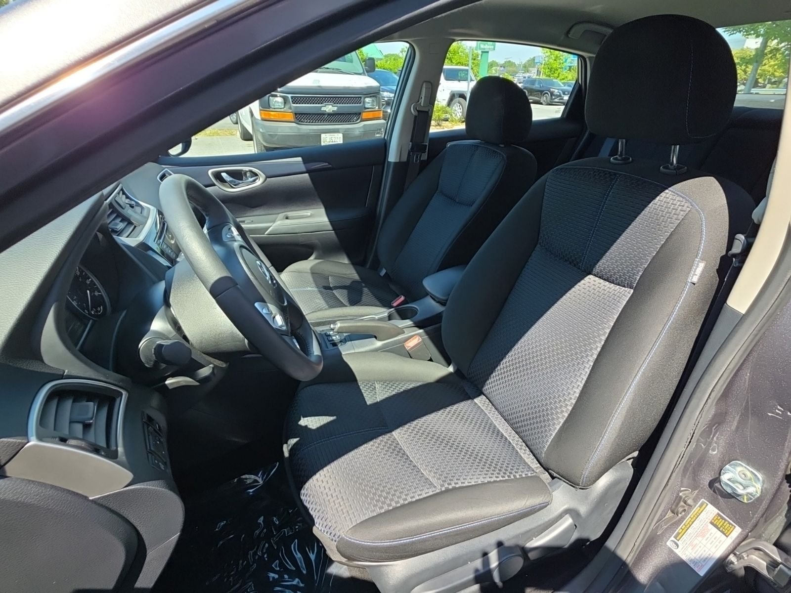 Used 2017 Gray Nissan SR image 11