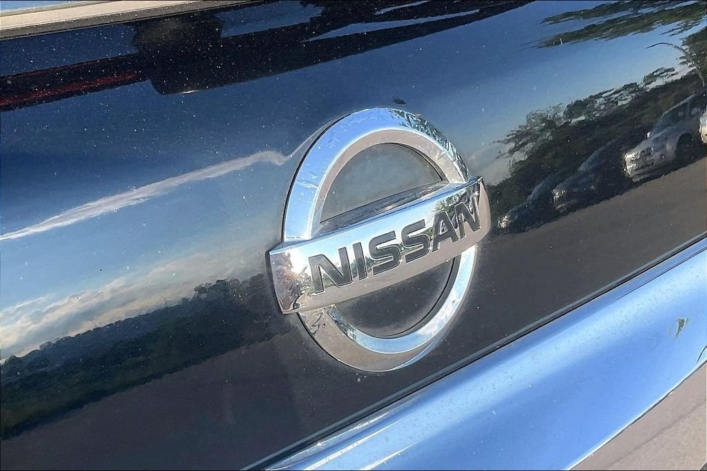 Used 2020 Black Nissan SL image 8