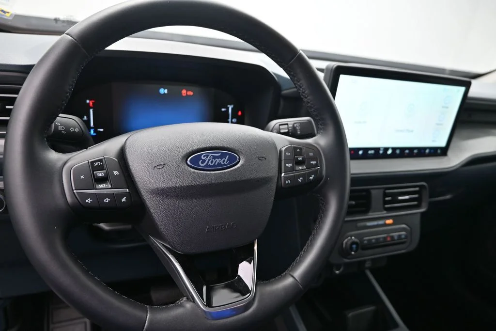 Used 2025 Red Ford XLT image 24