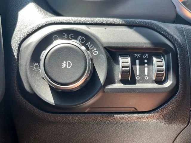 Used 2018 Gray Jeep Unlimited Sport S image 39