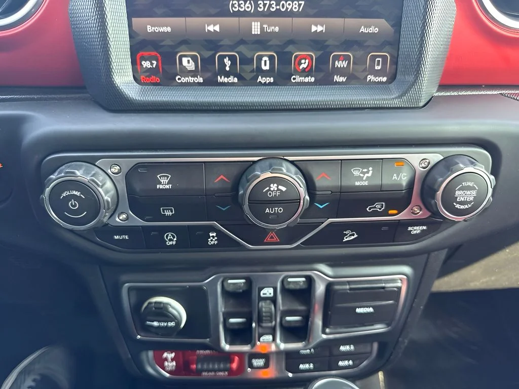 Used 2018 White Jeep Unlimited Rubicon image 15