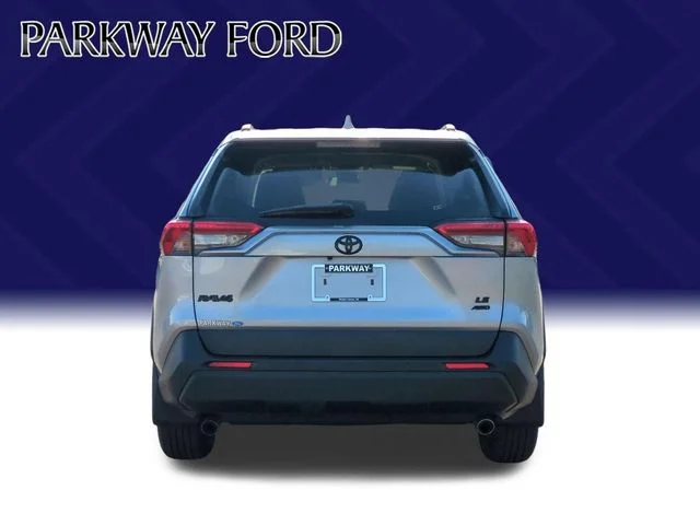 Used 2020 Silver Toyota LE image 4
