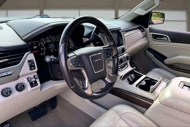 Used 2019 White GMC Denali image 14