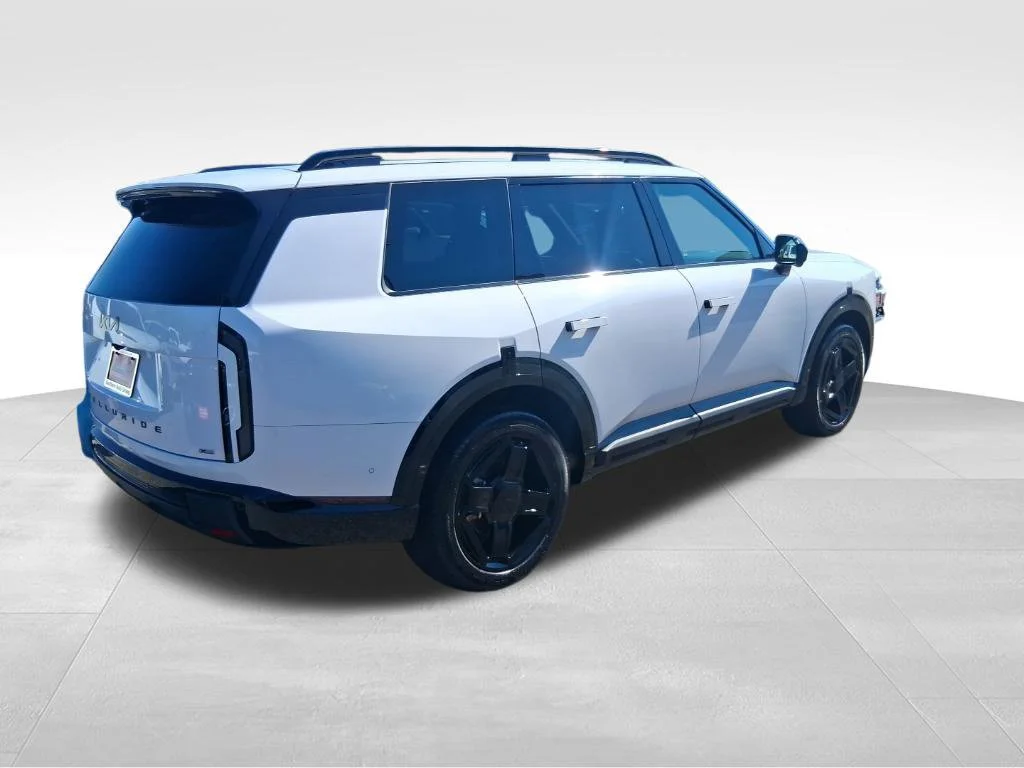 Certified Used 2027 White Kia X-Line SX image 6
