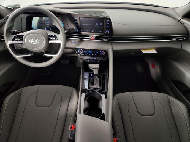 New 2026 White Hyundai Blue image 18