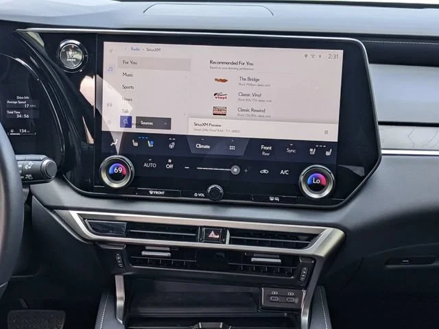 2025 Lexus RX 350 - Photo 18