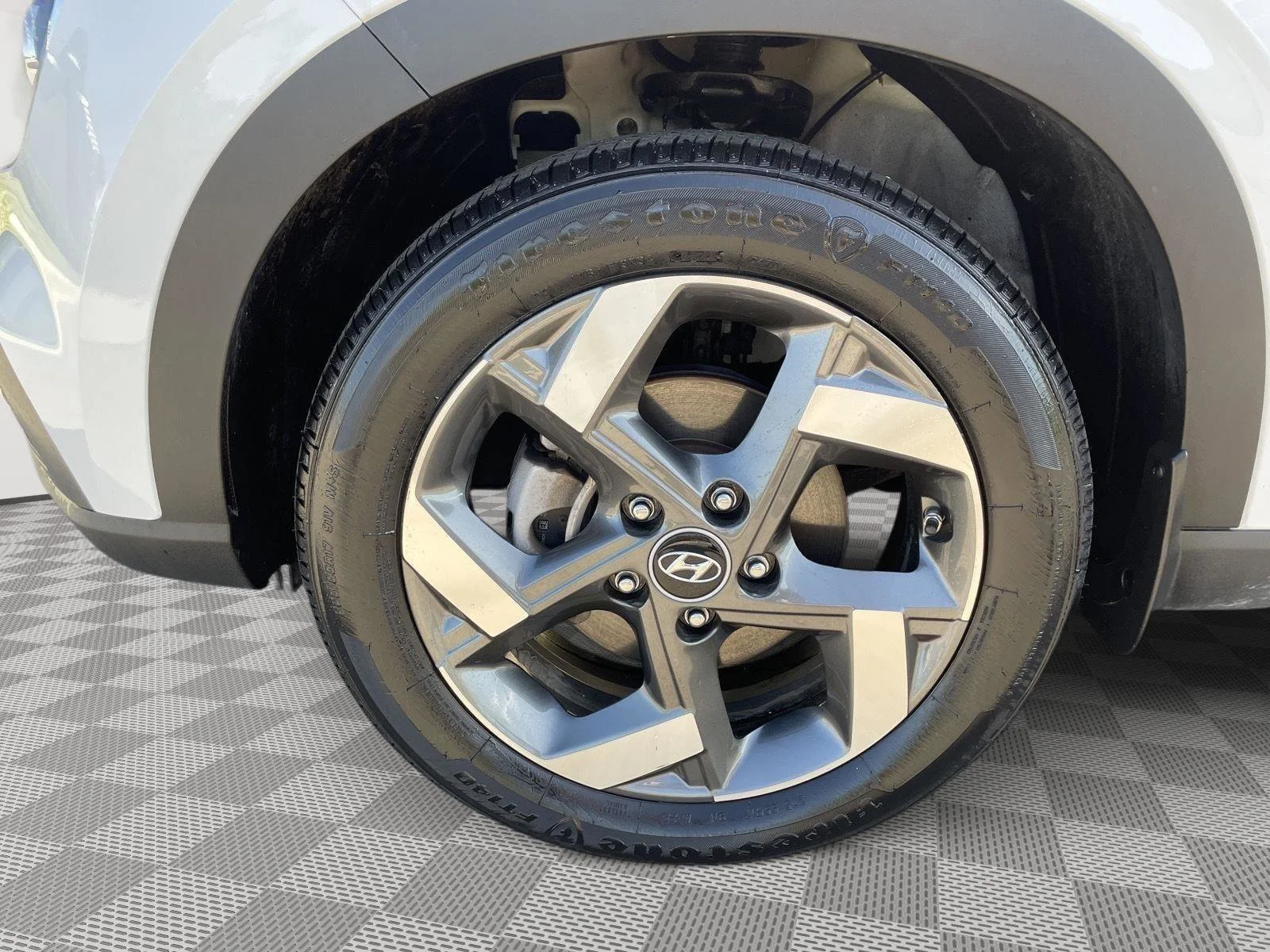 Used 2024 Lunar White Hyundai SEL image 19