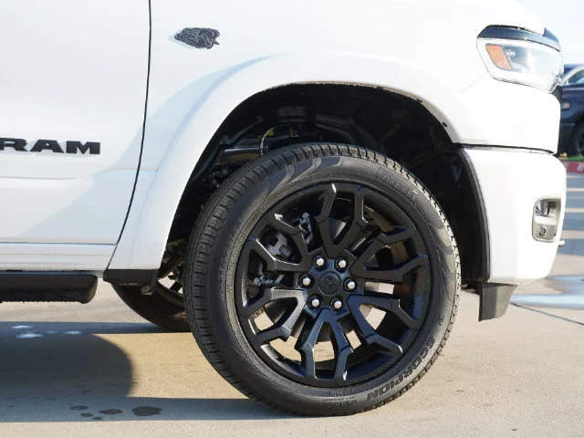 New 2027 Bright White Clear-Coat Exterior Paint RAM Limited image 15