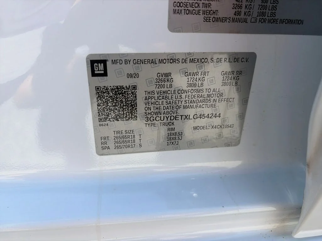 Used 2020 White Chevrolet LT image 29