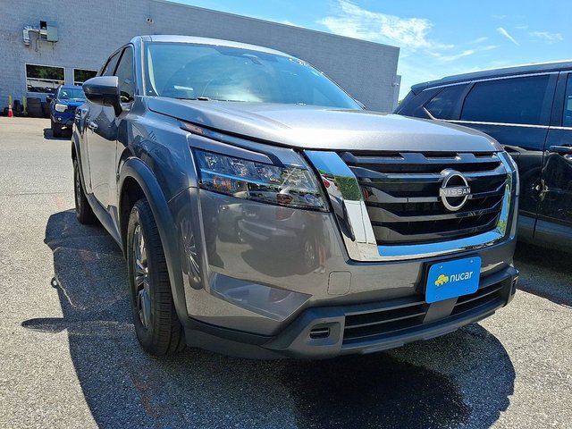 2022 Nissan Pathfinder S