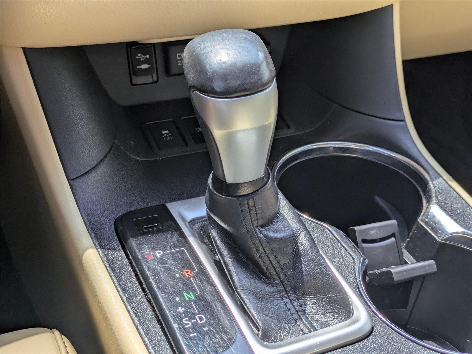 Used 2018 Blizzard Pearl Toyota Limited image 22