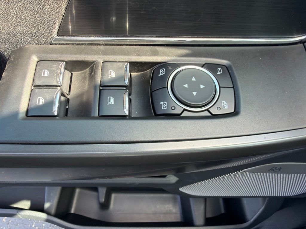Used 2025 Agate Black Metallic Ford Lariat image 39