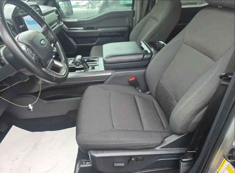 Used 2024 Silver Ford XLT image 2