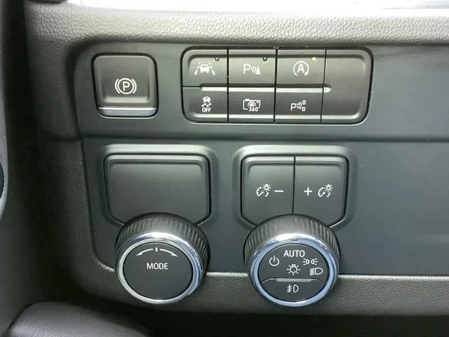 2025 Chevrolet Tahoe Premier - Photo 21
