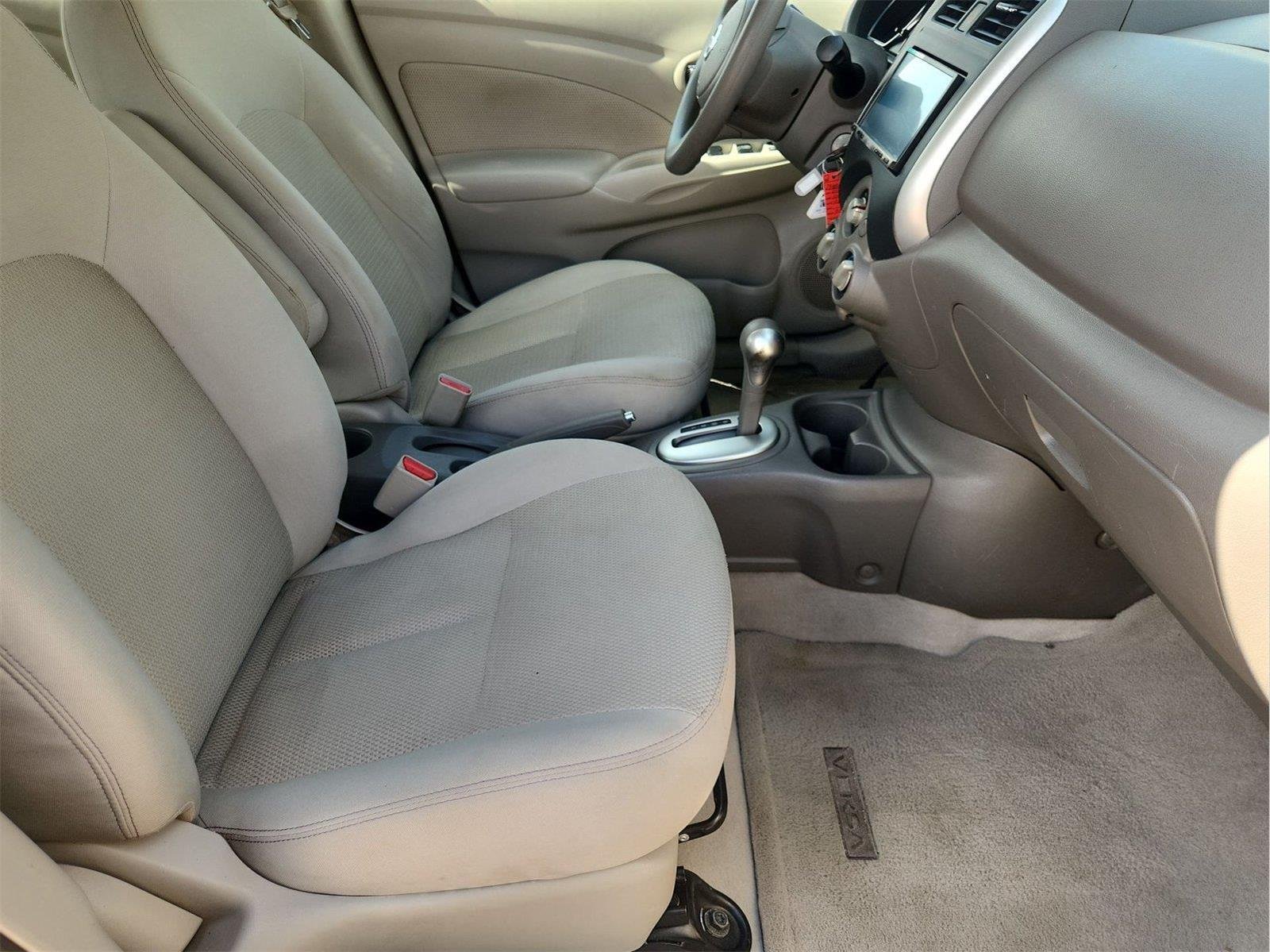 2014 Nissan Versa Sedan SV - Photo 9