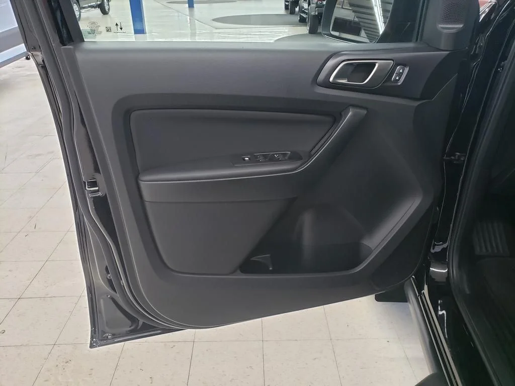 Used 2023 Black Ford XLT image 11