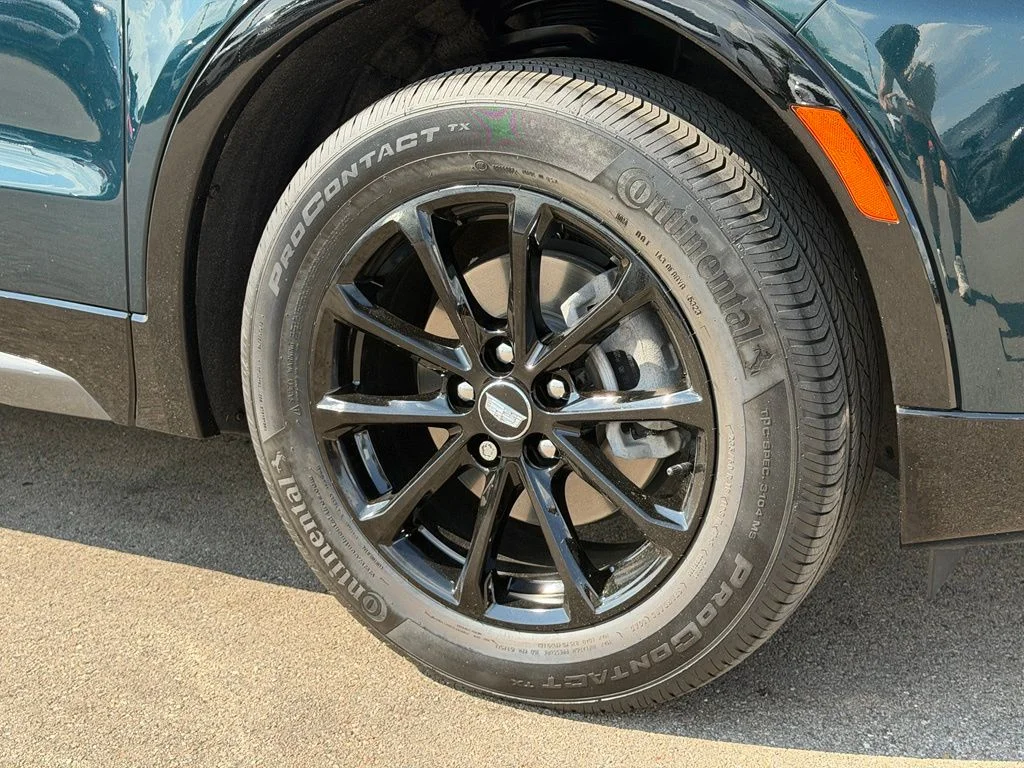 Used 2024 Green Cadillac Sport image 21