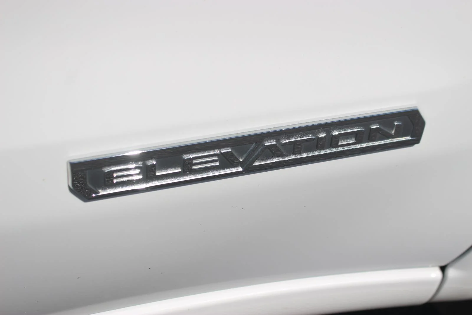 Used 2023 Summit White GMC Elevation image 10