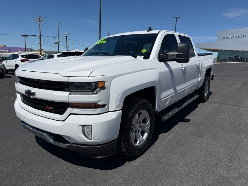 Used 2017 SUMMIT WHITE Chevrolet LT image 7
