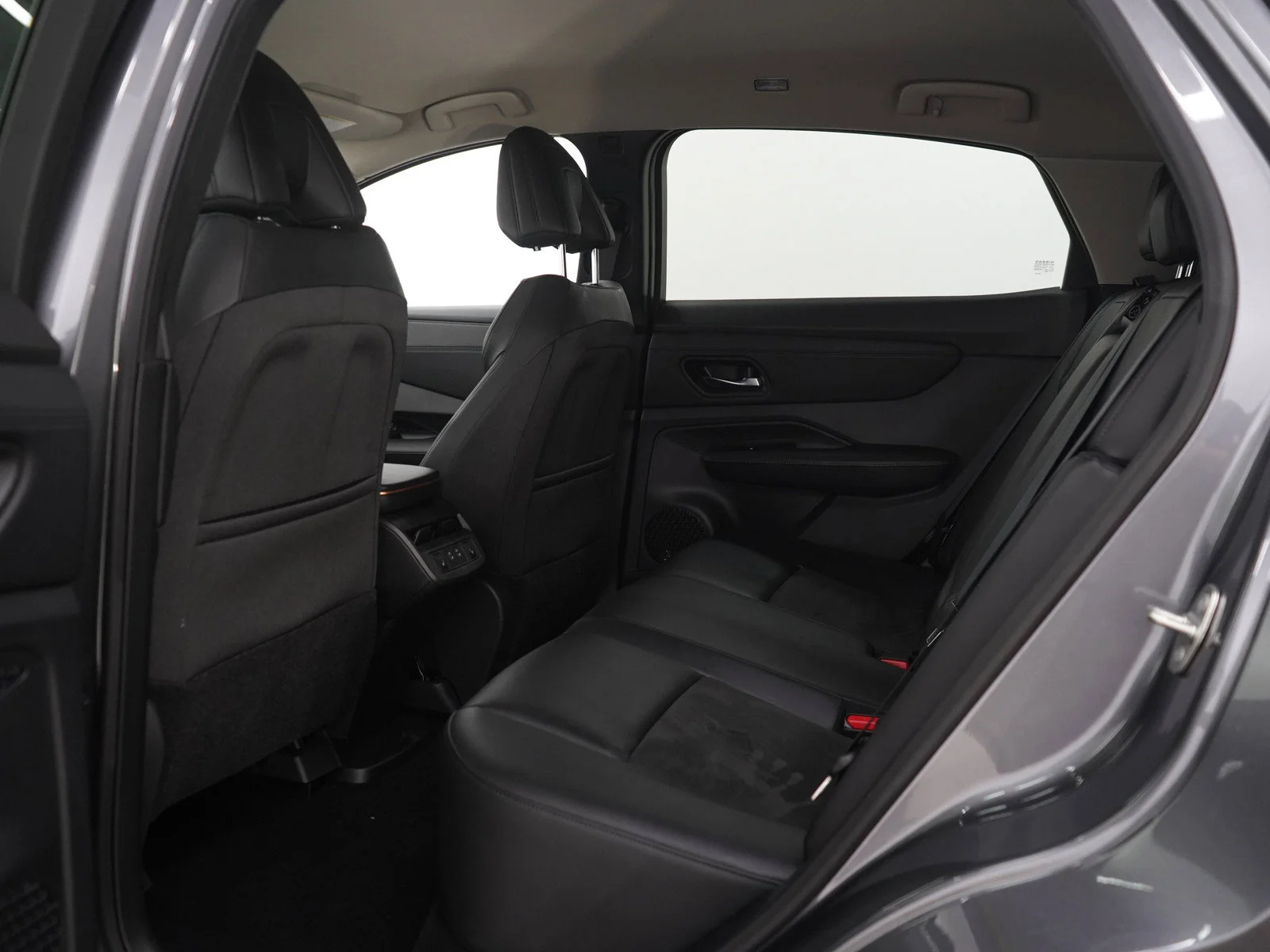Used 2025 Gun Metallic Nissan ENGAGE image 17