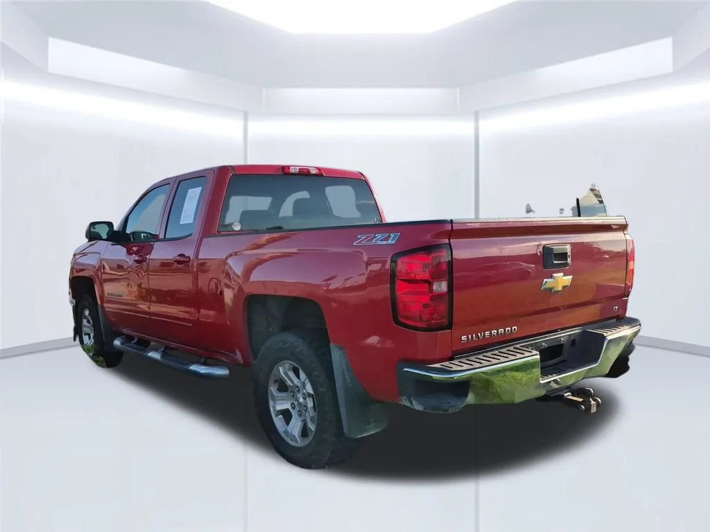 Used 2015 VICTORY RED Chevrolet LT image 2