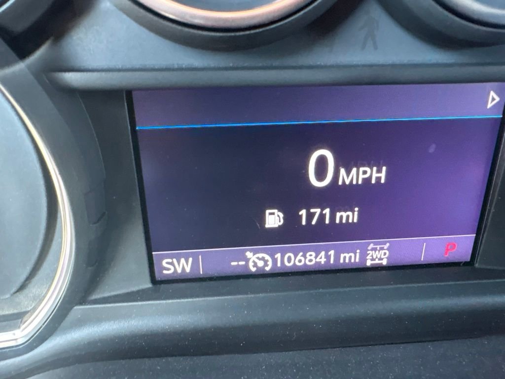 Used 2022 Gray Chevrolet LT image 10
