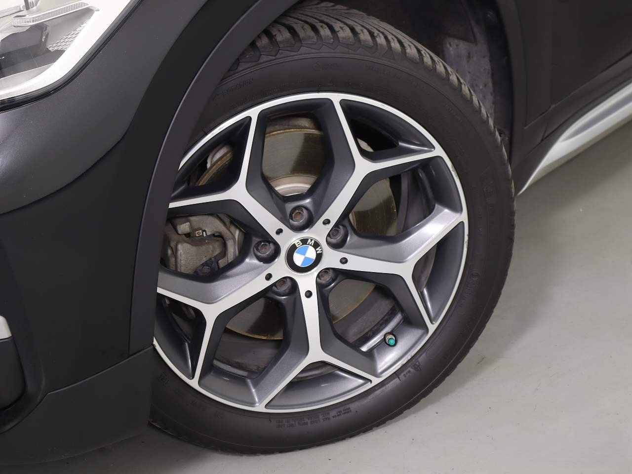 Used 2017 Jet Black BMW xDrive28i image 8