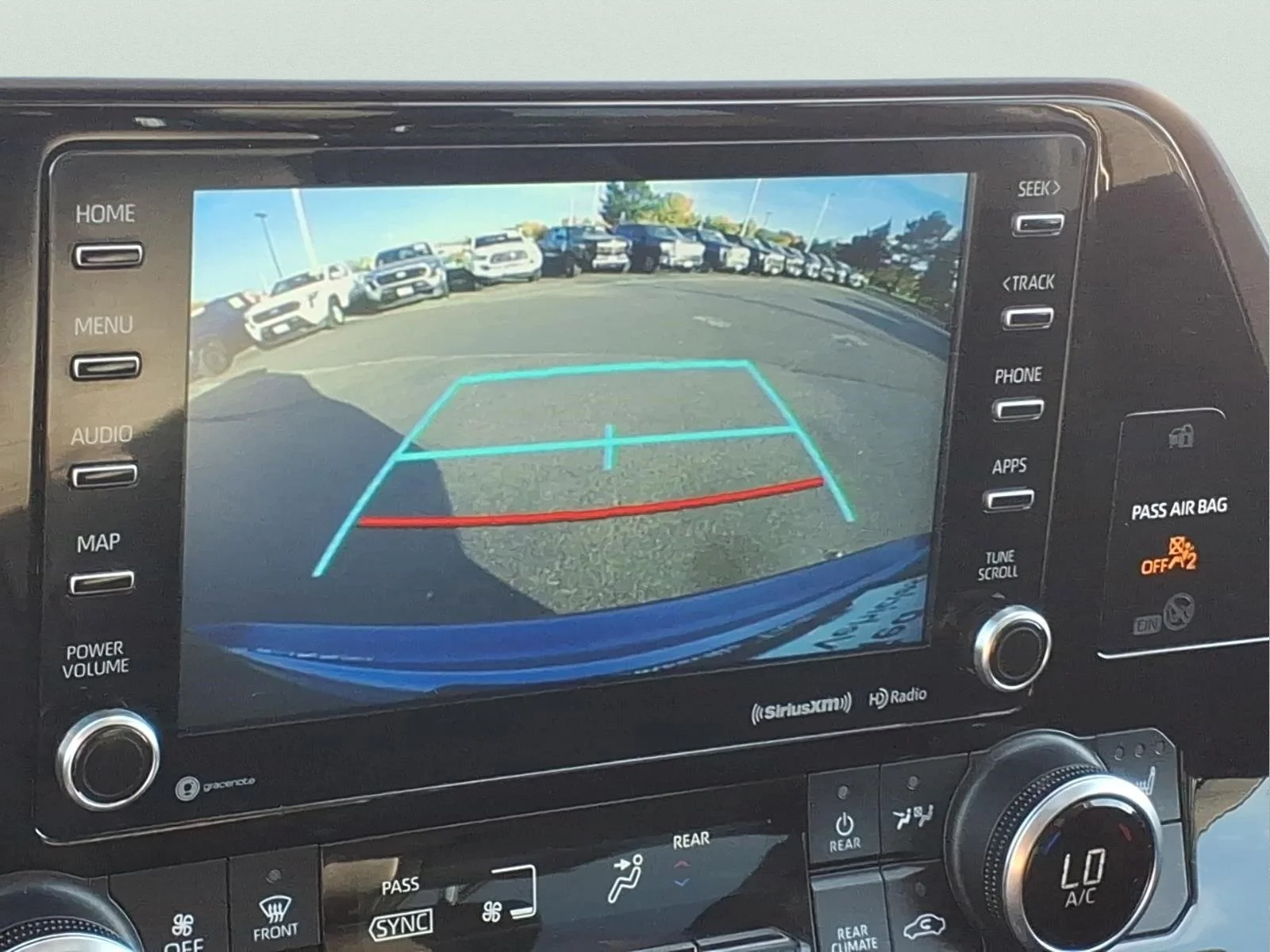 Certified Used 2022  Toyota XLE image 15