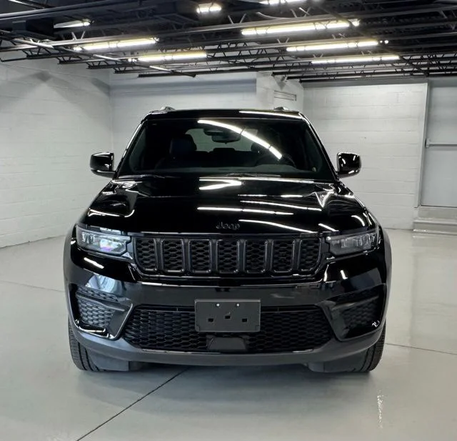 Used 2023 Black Jeep Altitude X image 7