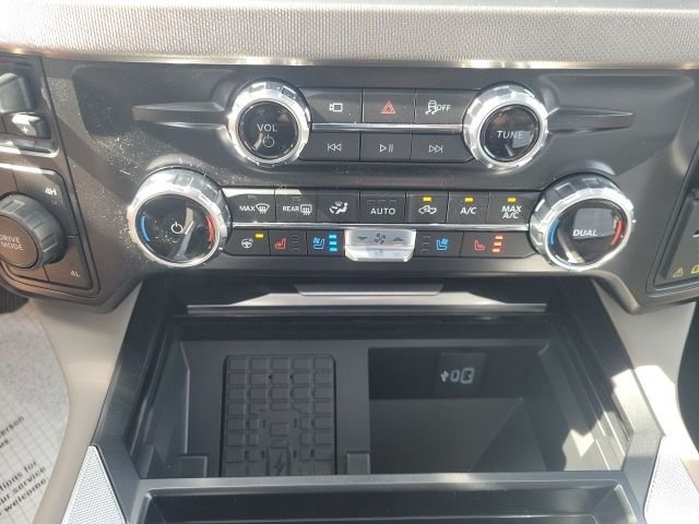 New 2026 Star White Metallic Tri-Coat Ford F-250® Platinum® image 16